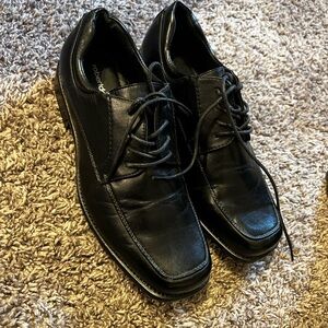 Men’s dress shoes